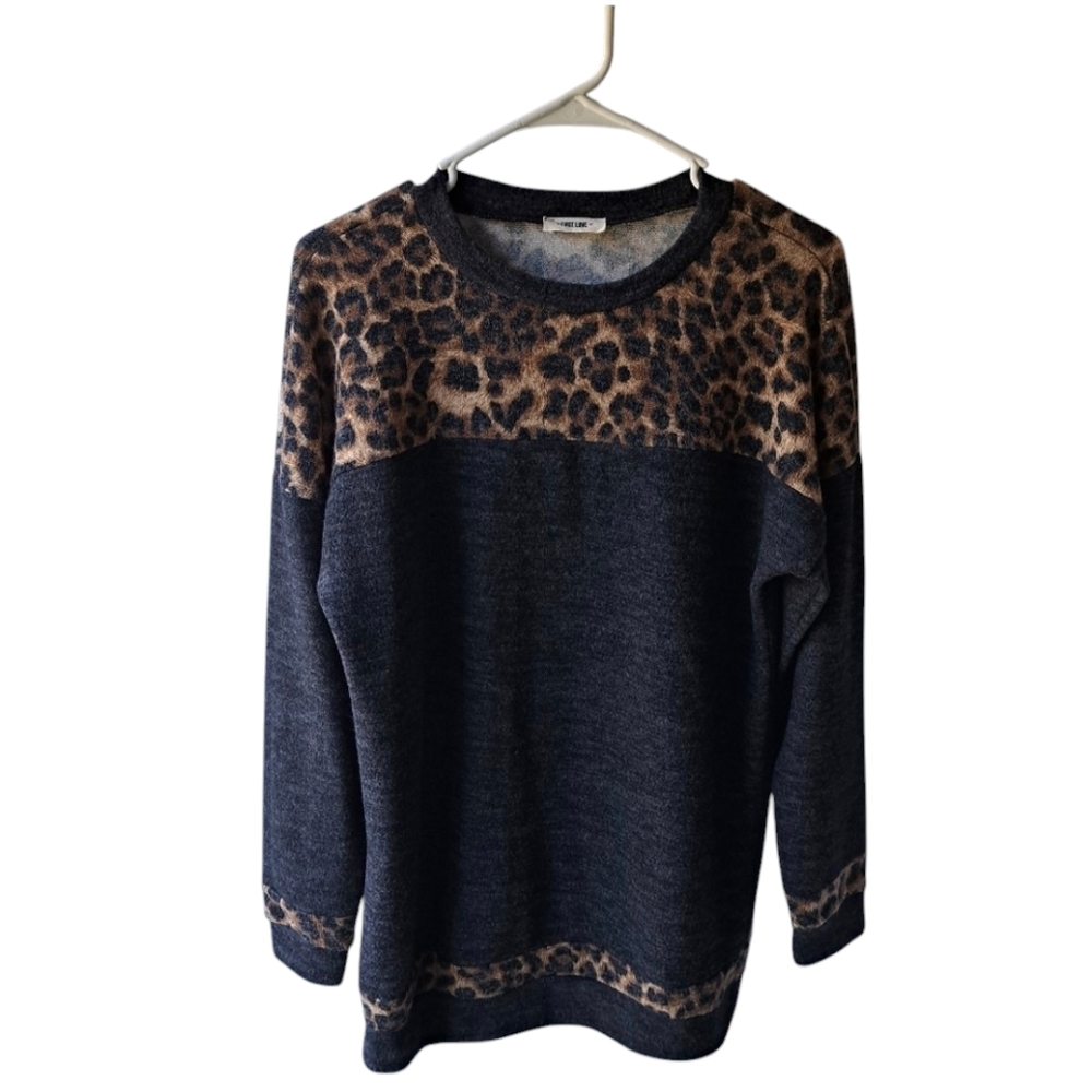 FIRST LOVE OVERSIZED TOP WILL FIT SMALL TO LARGE.
